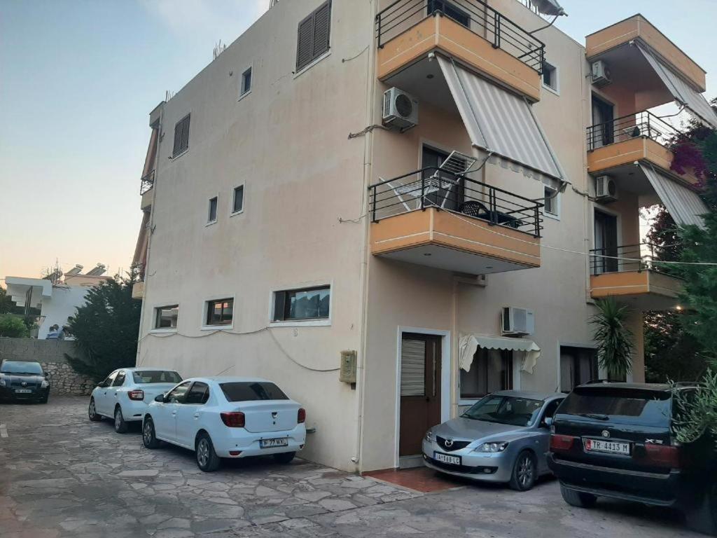 Hotel Vila Danedi Ксамил Экстерьер фото