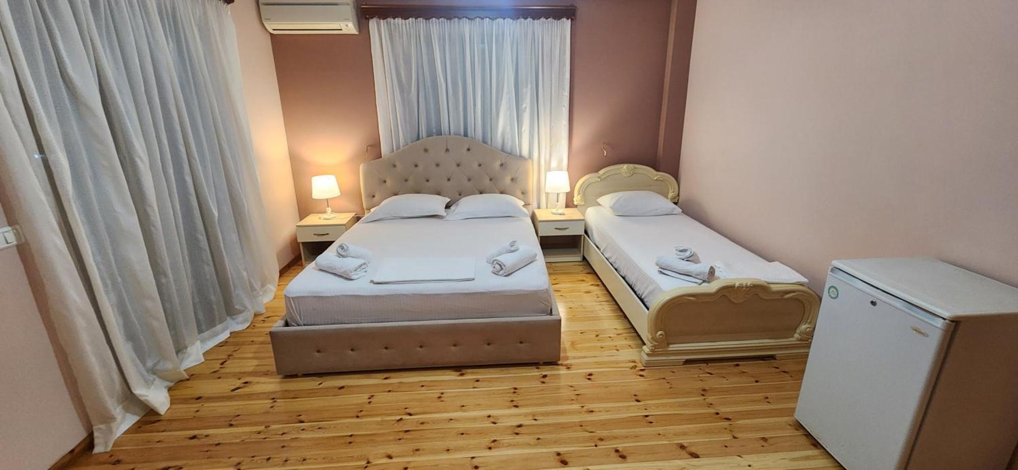 Hotel Vila Danedi Ксамил Экстерьер фото