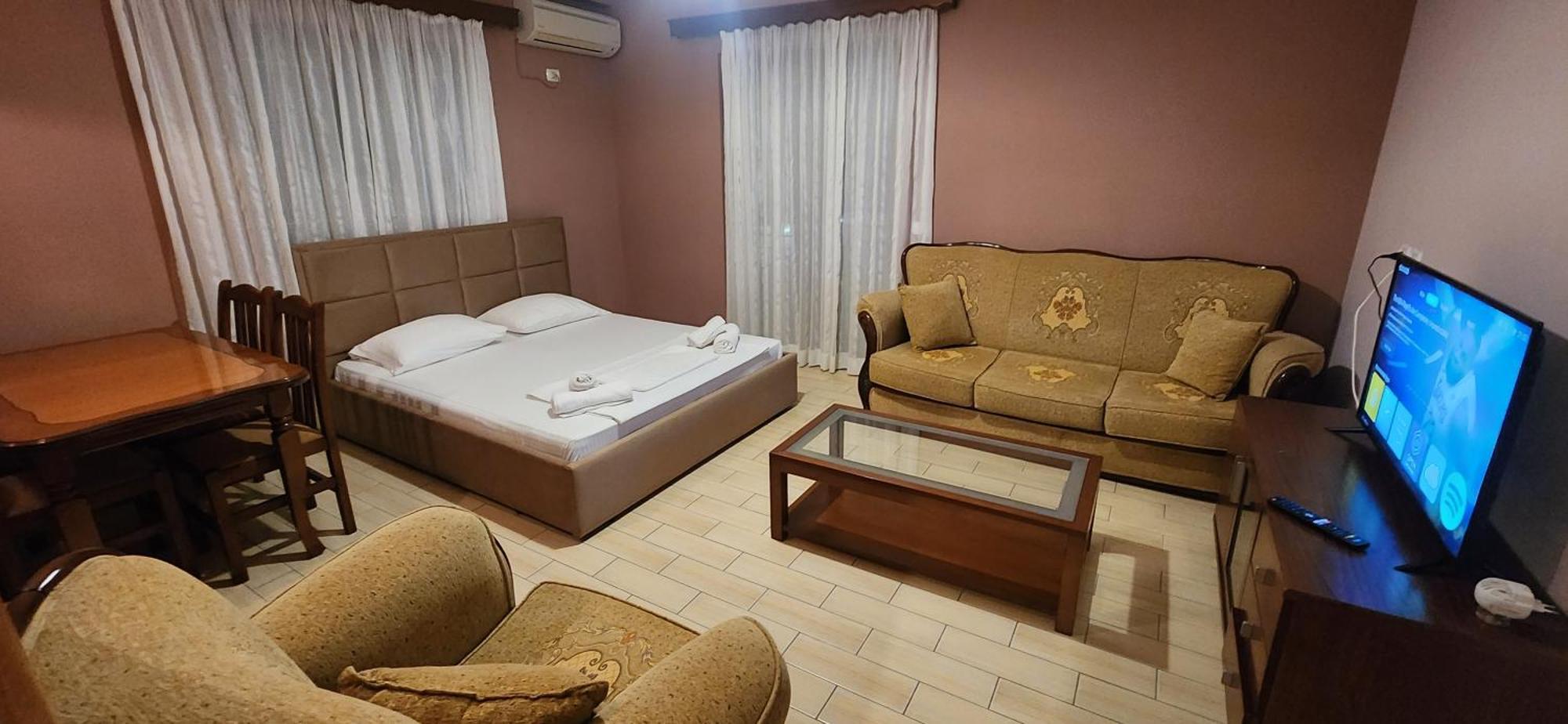 Hotel Vila Danedi Ксамил Экстерьер фото