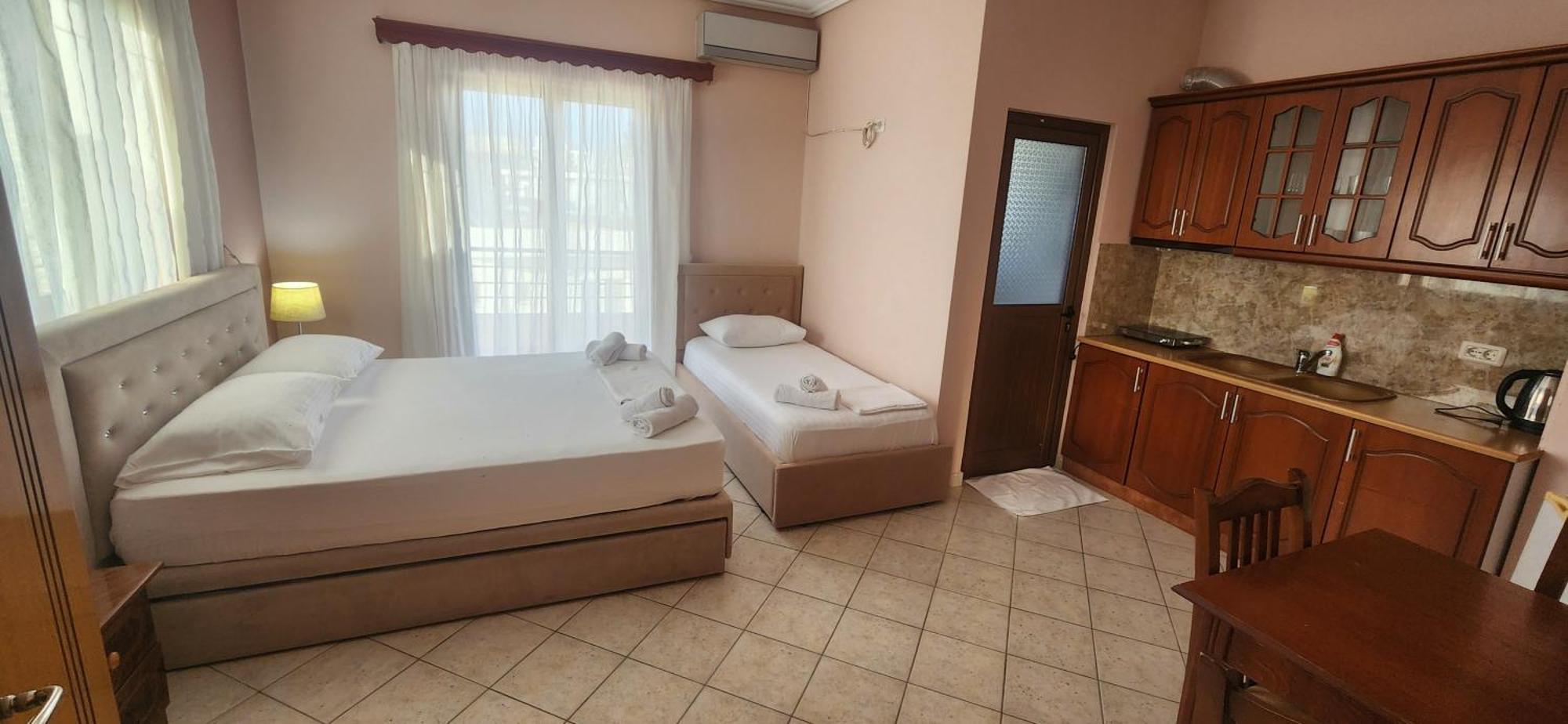Hotel Vila Danedi Ксамил Экстерьер фото