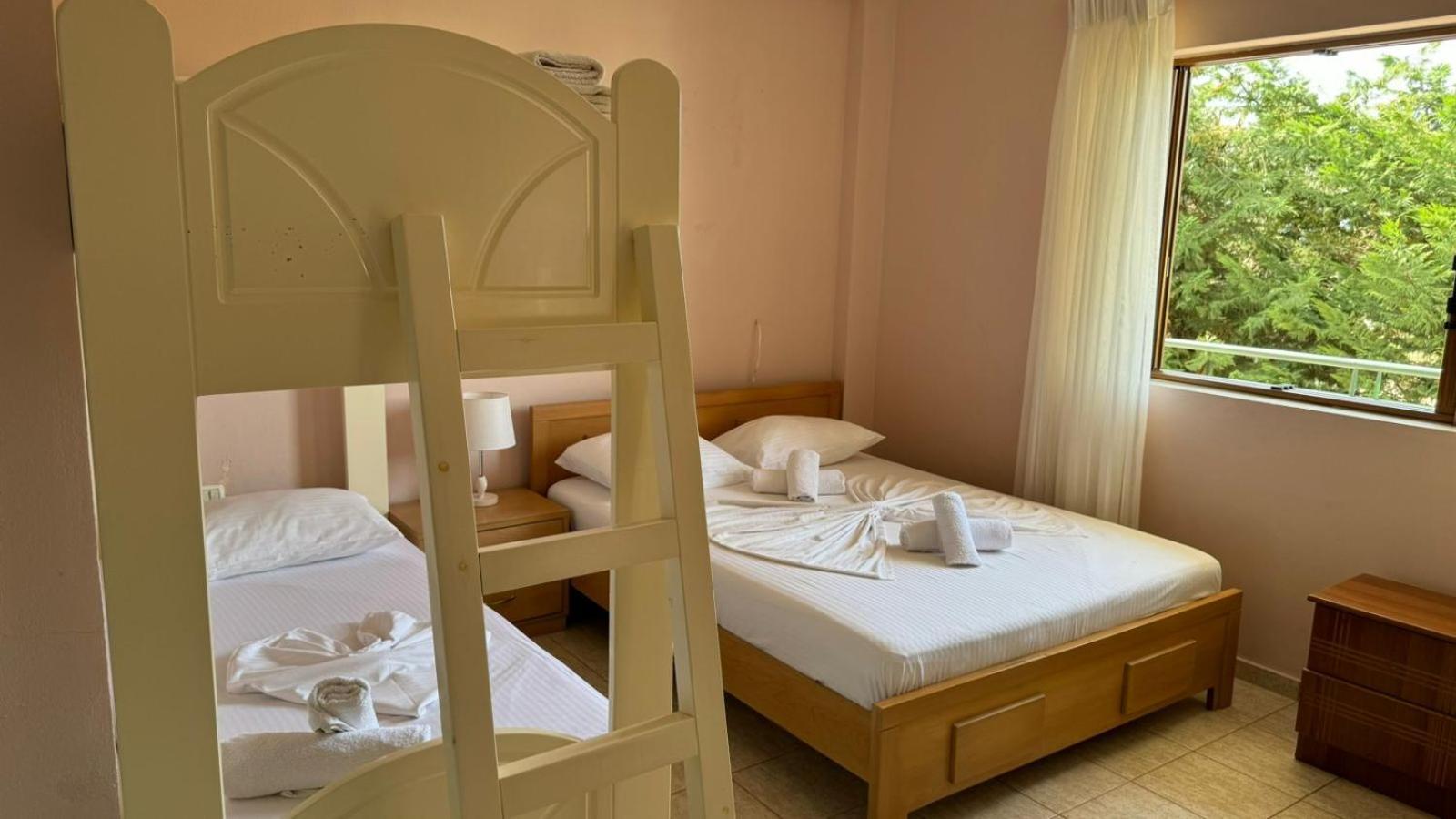 Hotel Vila Danedi Ксамил Экстерьер фото