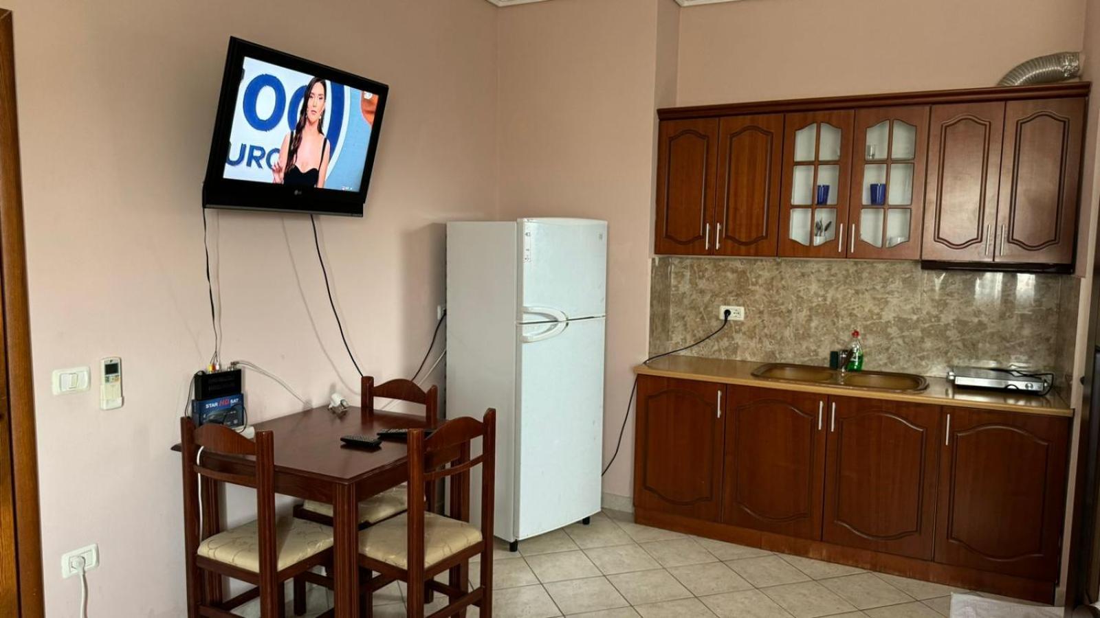 Hotel Vila Danedi Ксамил Экстерьер фото