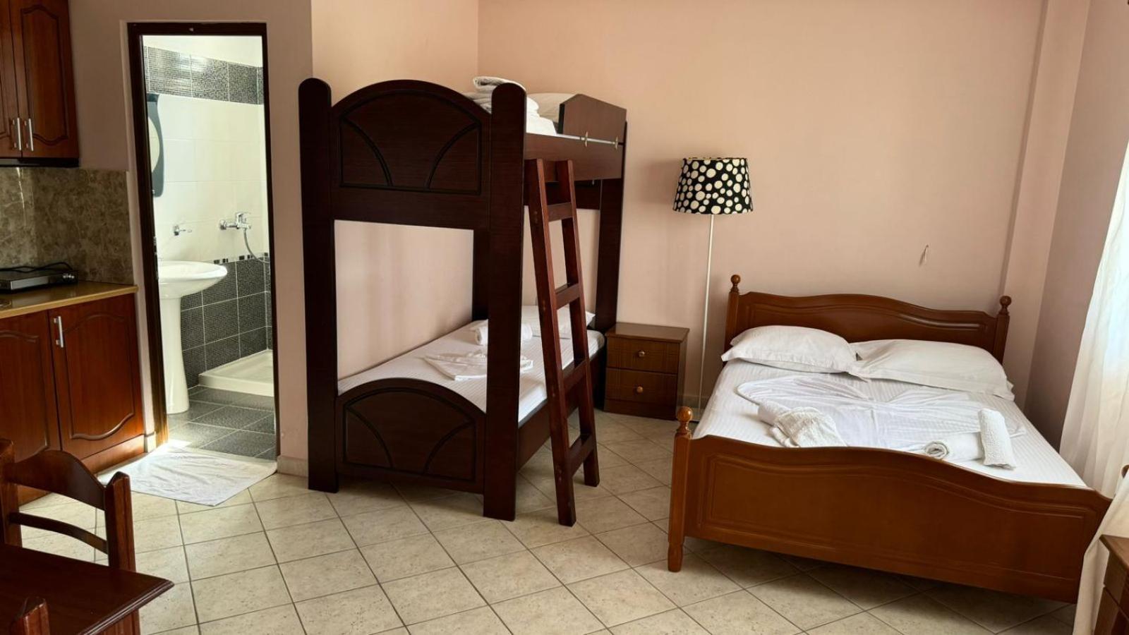 Hotel Vila Danedi Ксамил Экстерьер фото