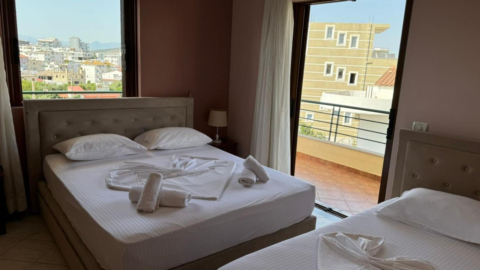 Hotel Vila Danedi Ксамил Экстерьер фото